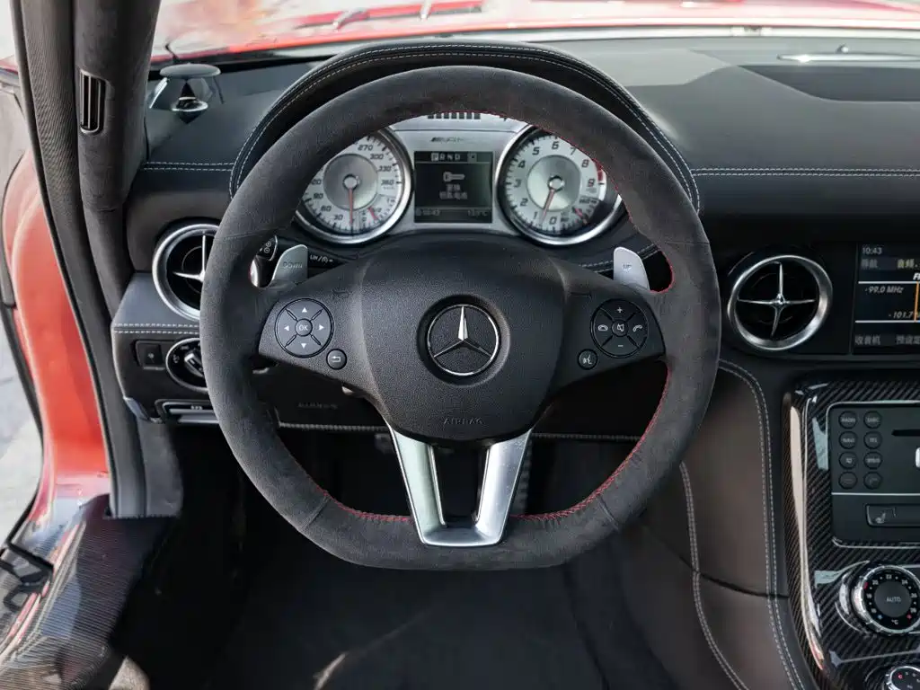 Mercedes-Benz SLS AMG — миниатюра 12