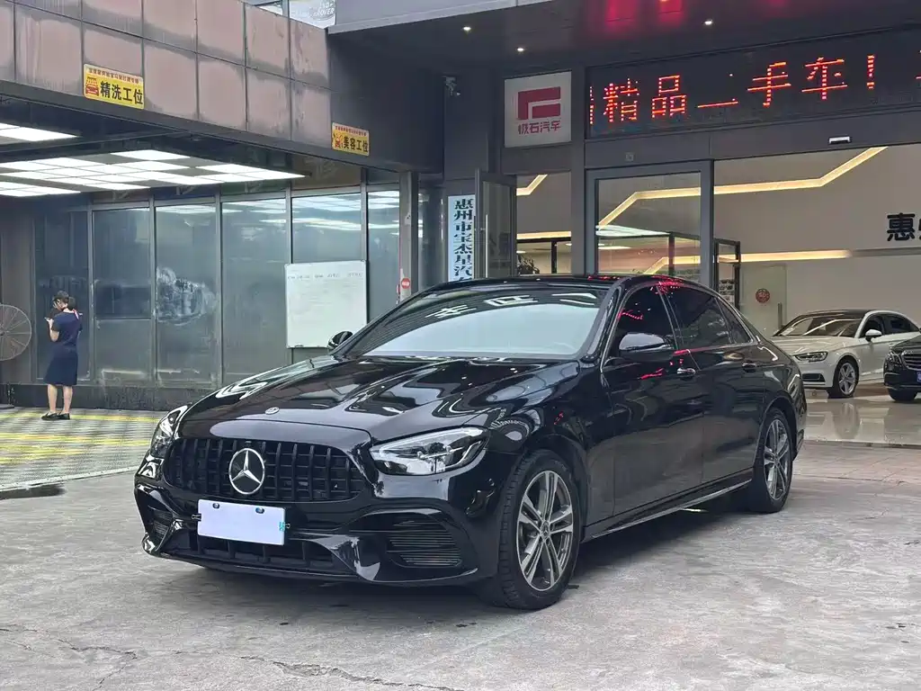 Mercedes-Benz E-Class 2022