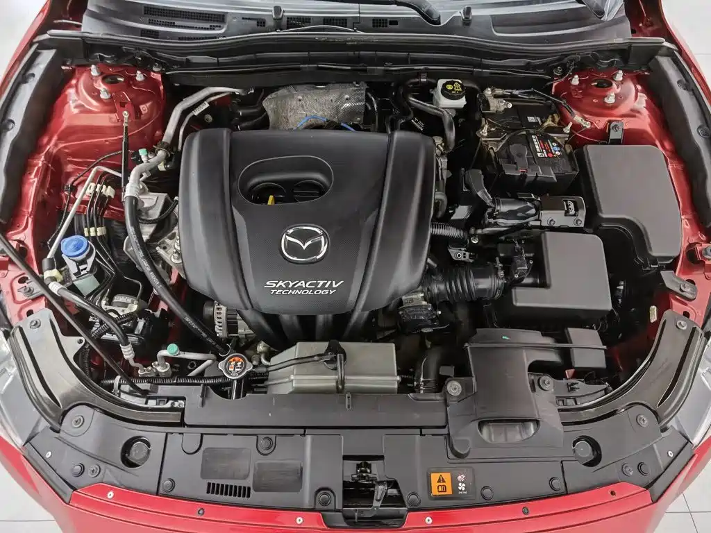 Mazda Mazda3 3 2014 1.5L AT Luxury