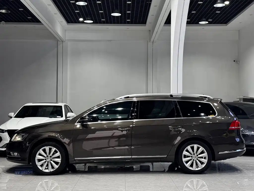 Volkswagen Magotan (Import) — миниатюра 3