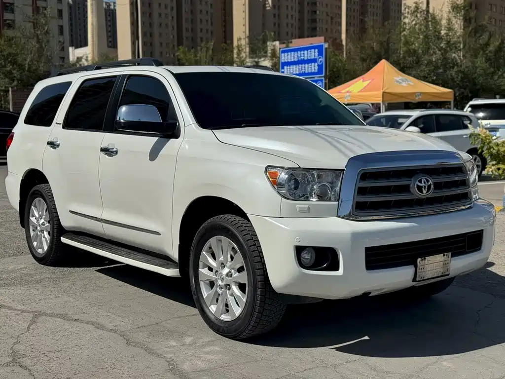 Toyota Sequoia — миниатюра 3