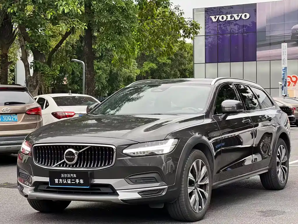Volvo V90 2022