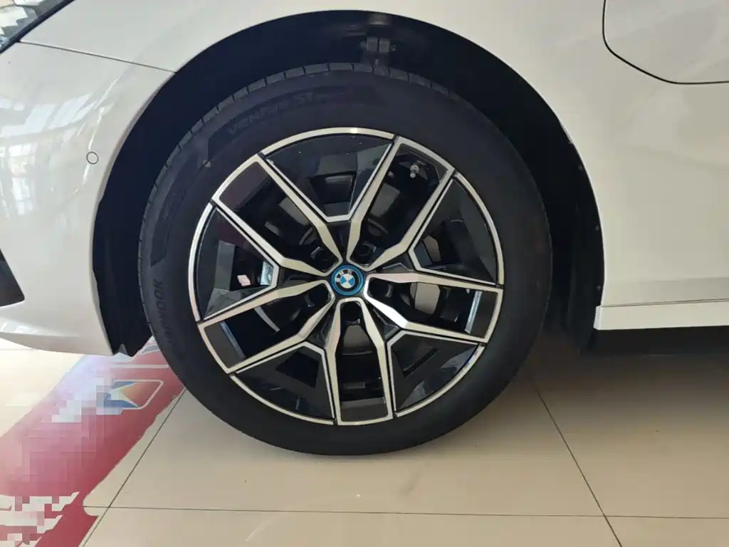 BMW i5 — миниатюра 23