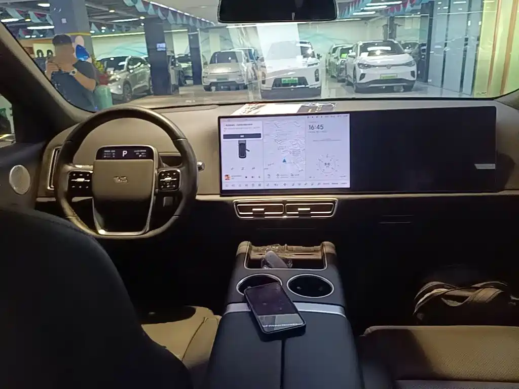 Li Auto Li L8 — миниатюра 10