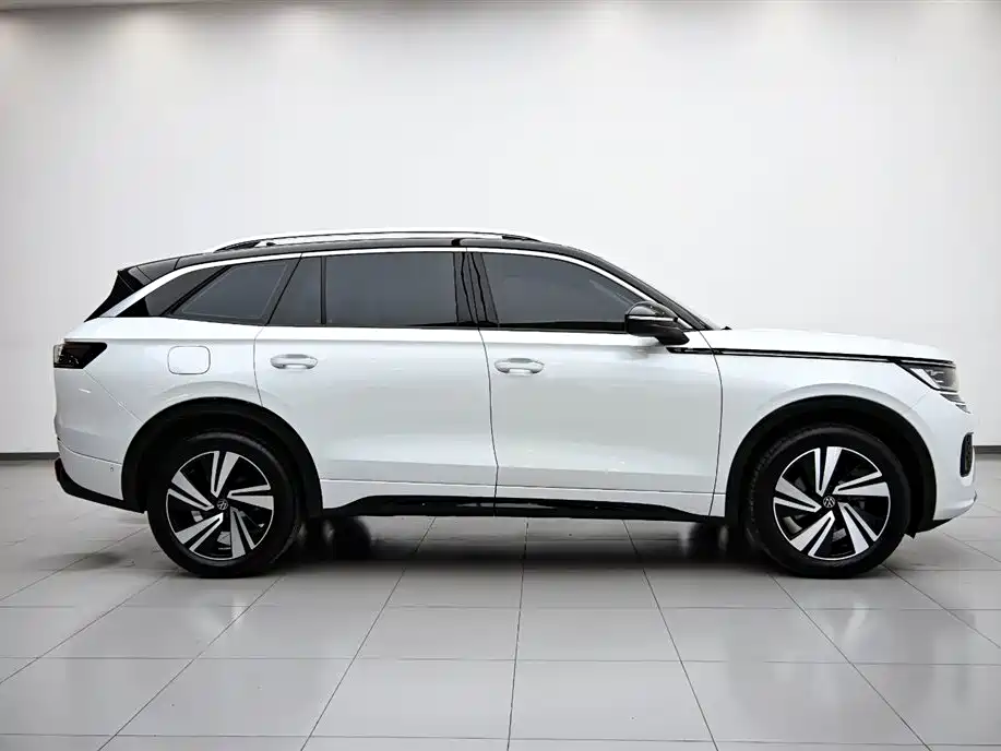 Volkswagen Tavendor 2023 380TSI R-Line