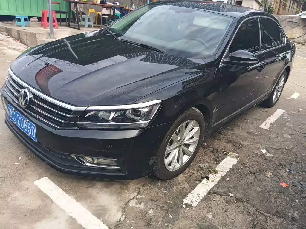 2017 Volkswagen Passat - zdjęcie 1 z 9