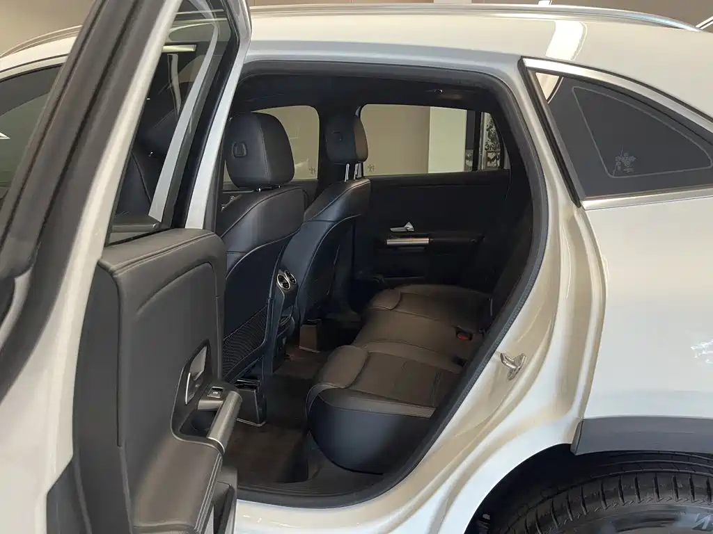 Mercedes-Benz GLA — миниатюра 27
