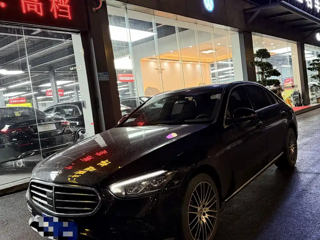 Mercedes-Benz C-Class 2024