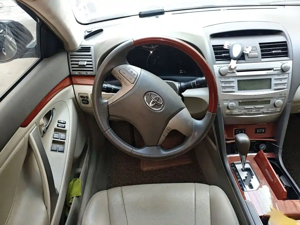 Toyota Camry 2013 200G Luxury