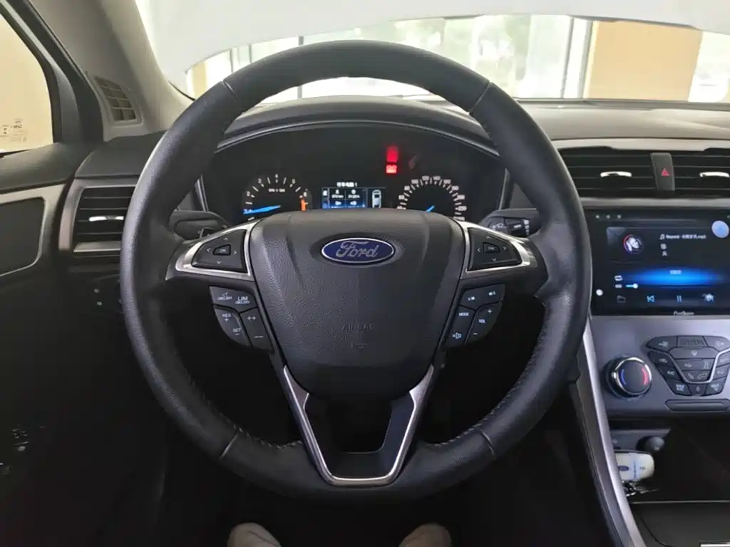 Ford Mondeo — миниатюра 11