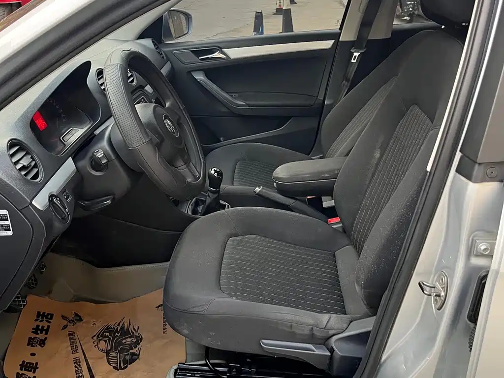 Volkswagen Jetta — миниатюра 4