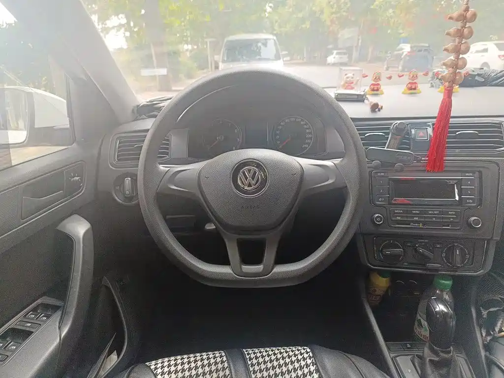 Volkswagen Santana — миниатюра 6