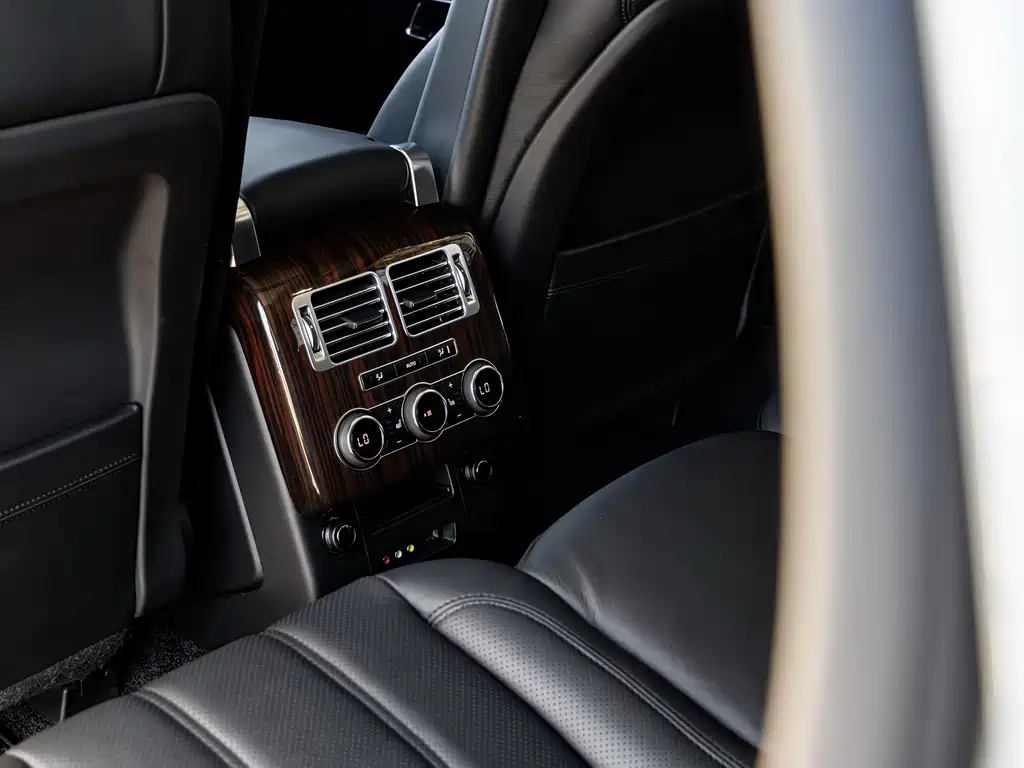 Land Rover Range Rover — миниатюра 10