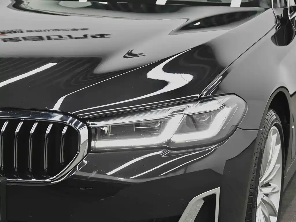 BMW 5 Series — миниатюра 11