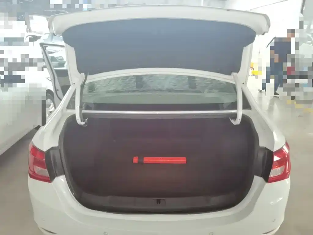 Buick Excelle — миниатюра 19