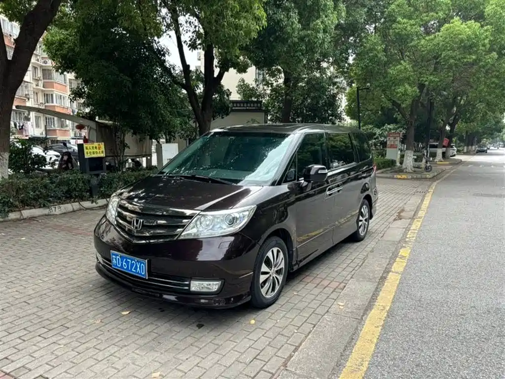 Honda Elysion 2013