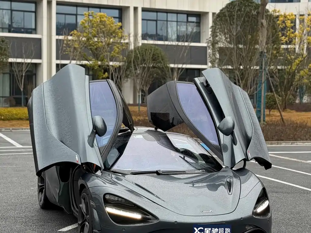MCLAREN 720S