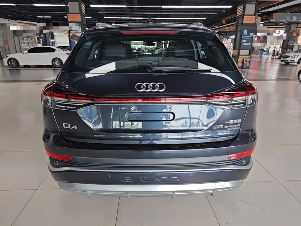Audi Q4 e-tron — миниатюра 4