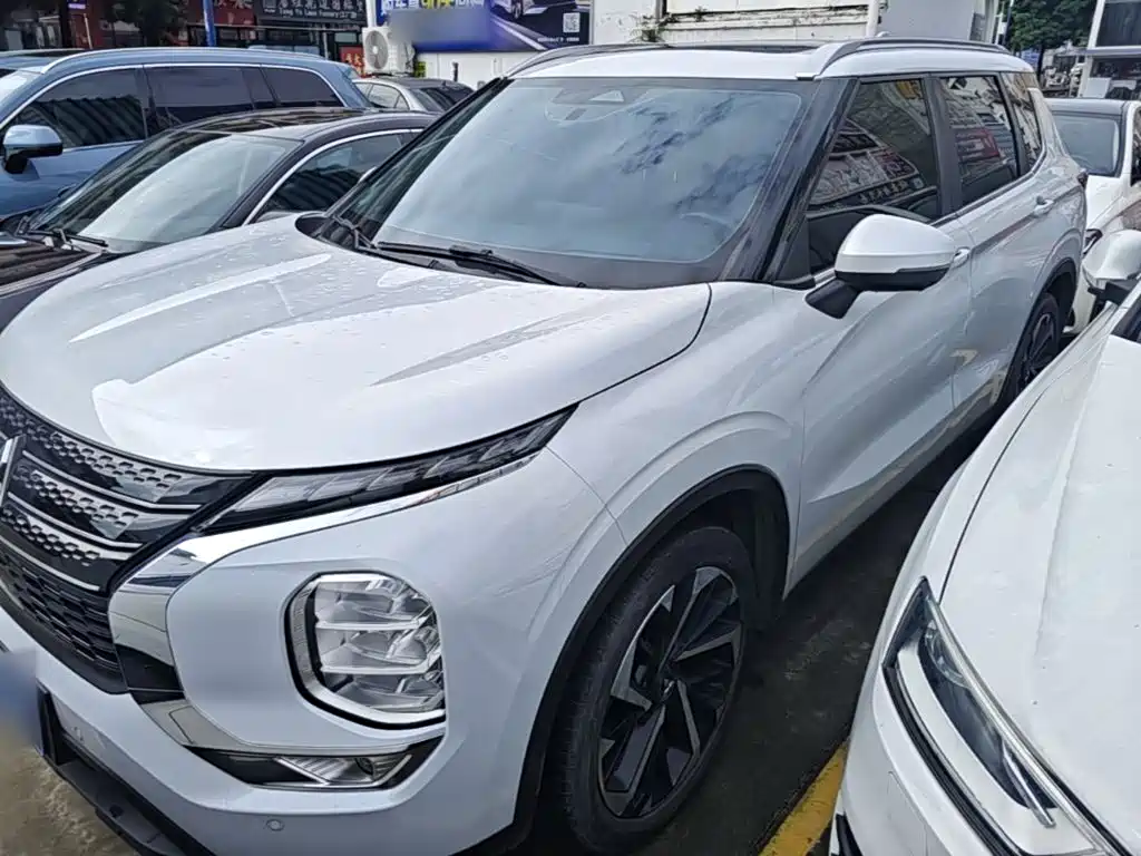 Mitsubishi Outlander — миниатюра 2