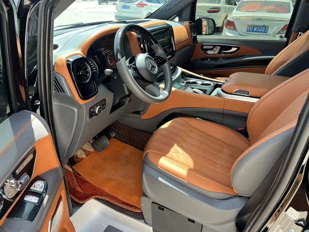 Mercedes-Benz Vito 2024 2.0T Elite 7 мест