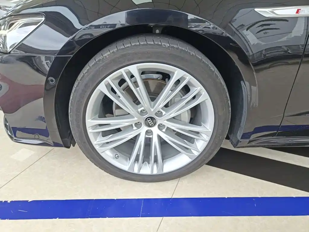 Audi A7L — миниатюра 23