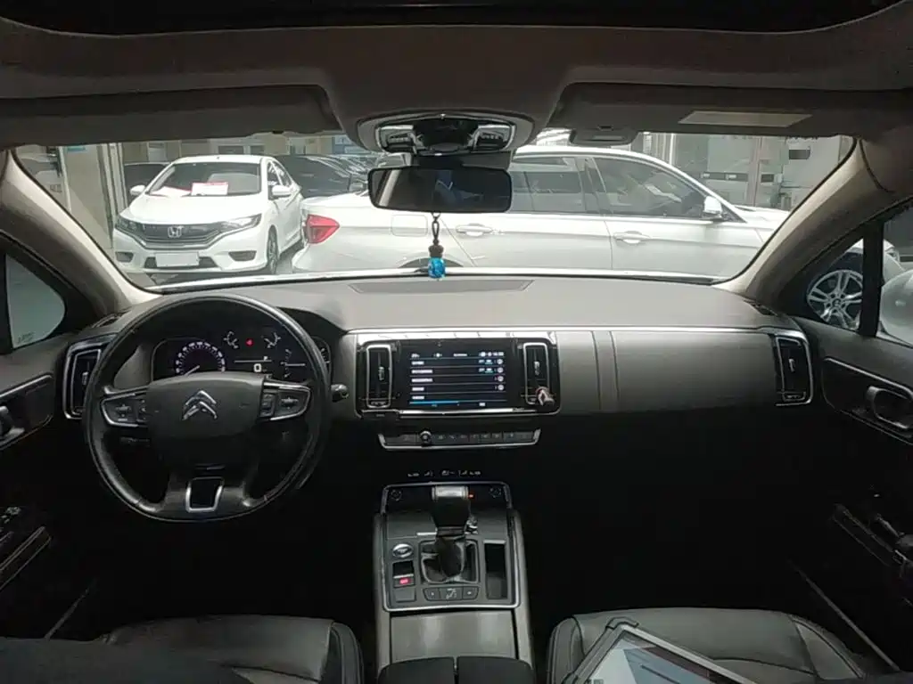Citroen C6 — миниатюра 10
