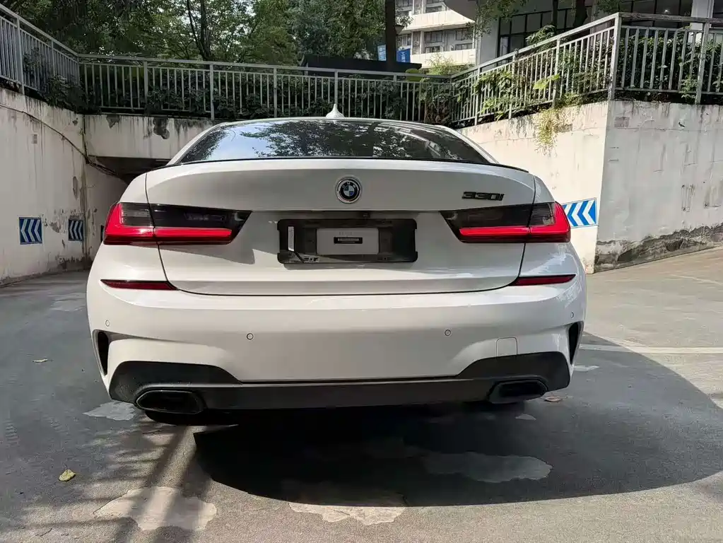 BMW 3 Series — миниатюра 17