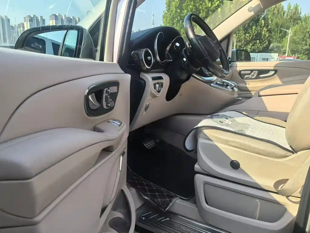 Mercedes-Benz V-Class — миниатюра 5