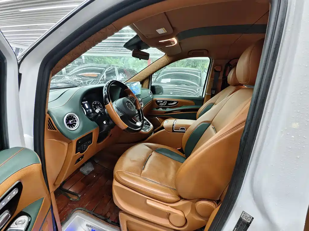 Mercedes-Benz Vito 2021 2.0T 7 мест