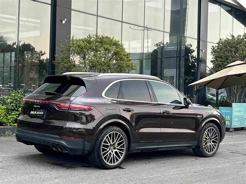 Porsche Cayenne Hybrid — миниатюра 9