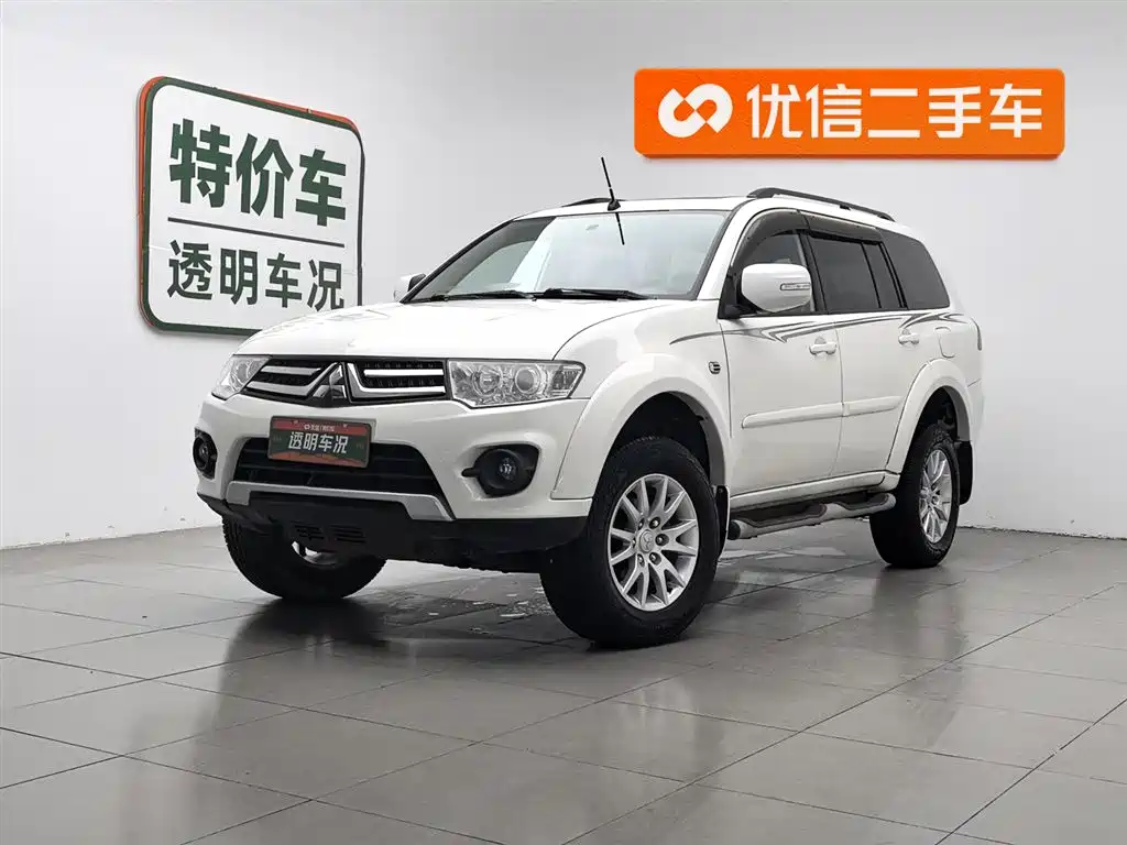 Mitsubishi Pajero Sport 2014