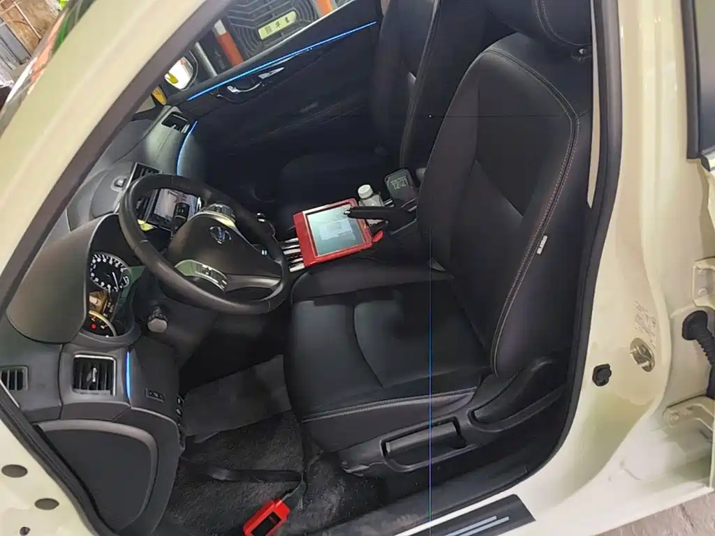 Nissan Tiida — миниатюра 15