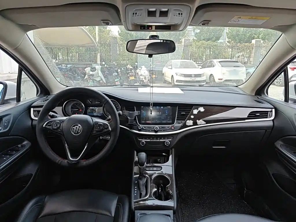Buick Verano — миниатюра 10