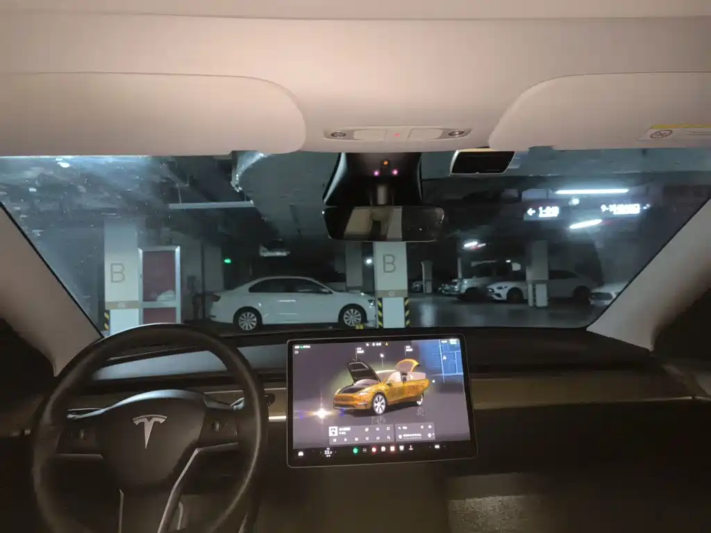 Tesla Model Y — миниатюра 14