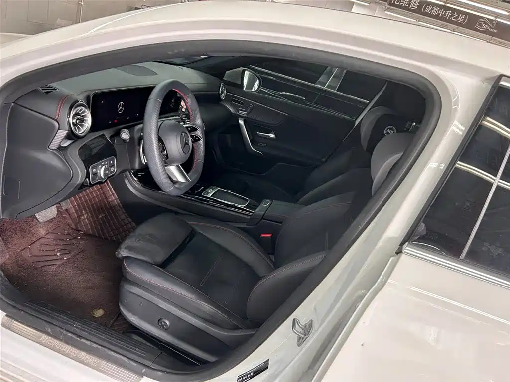 Mercedes-Benz A-Class A 2024 A 200 L Fashion