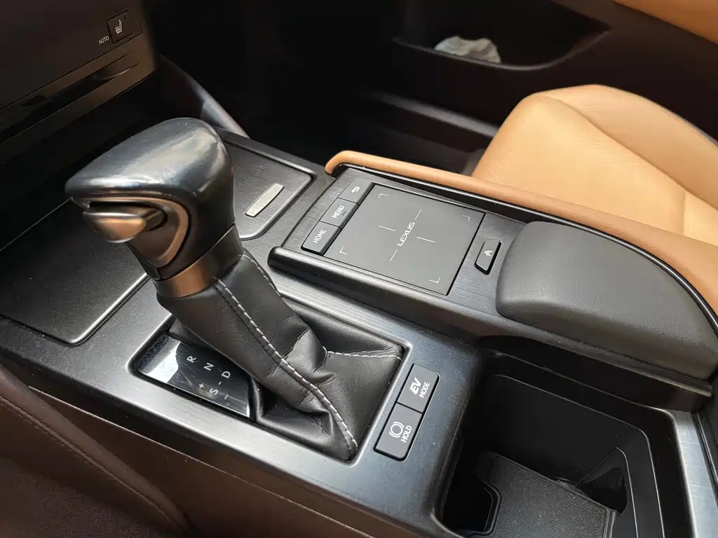 Lexus ES — миниатюра 7