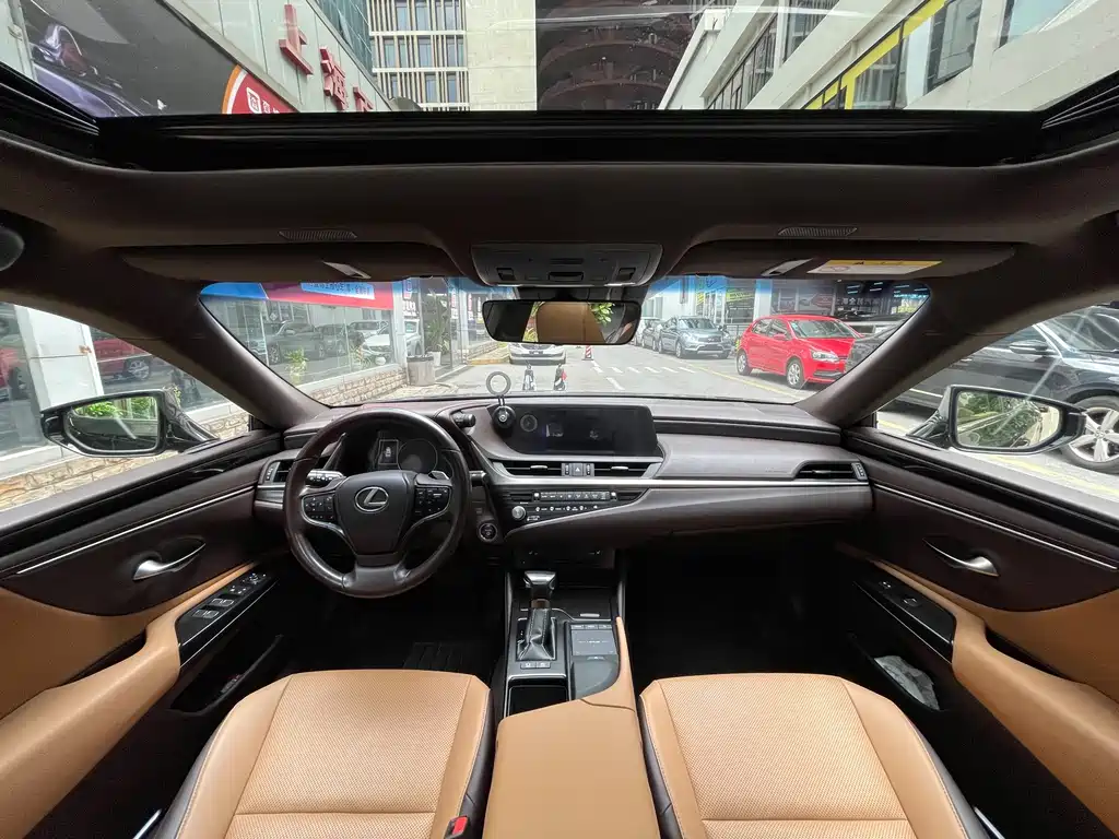 Lexus ES — миниатюра 11