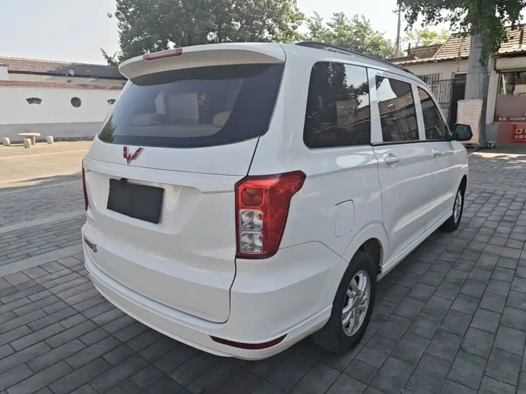 Wuling Hongguang — миниатюра 7