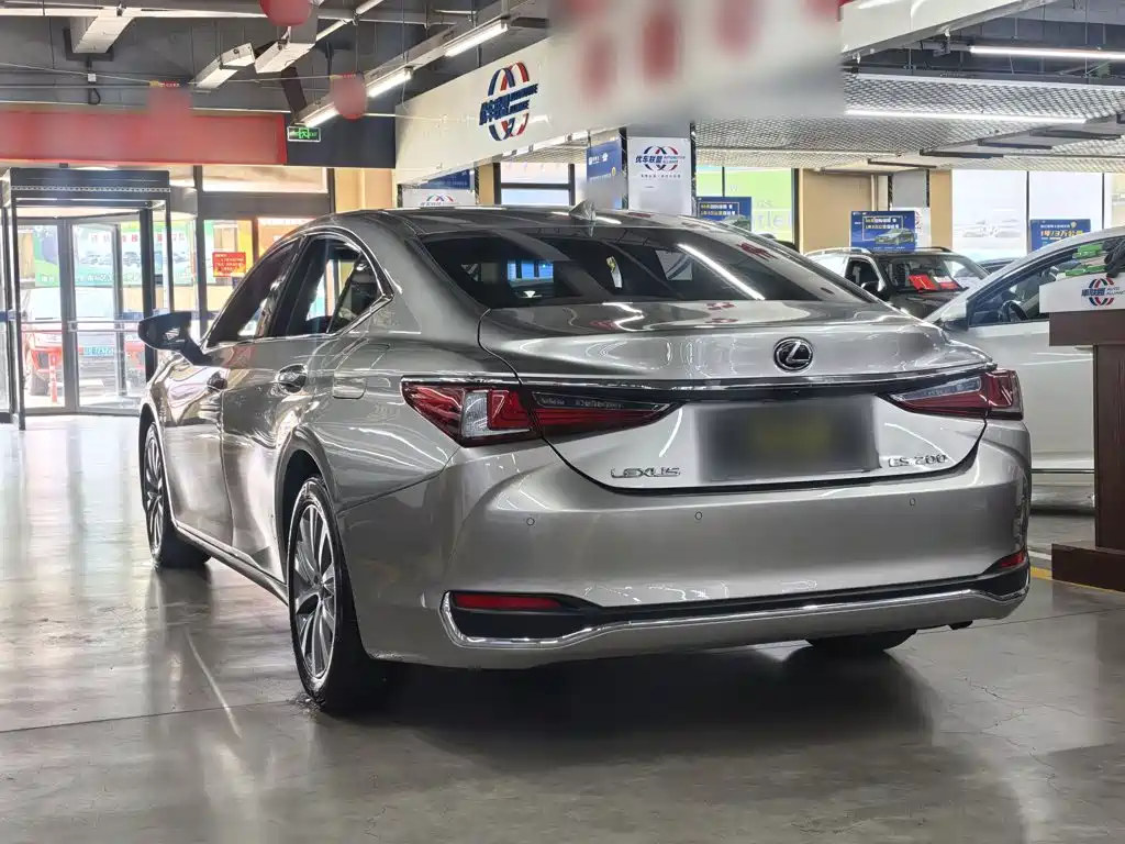 Lexus ES — миниатюра 5