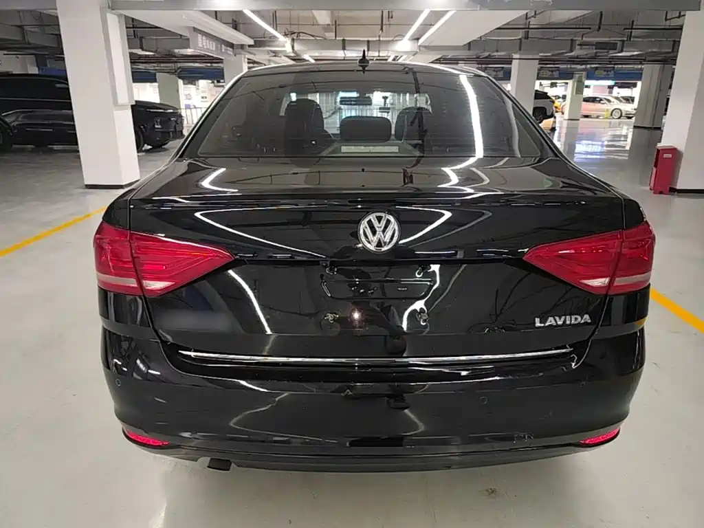 Volkswagen Lavida — миниатюра 6