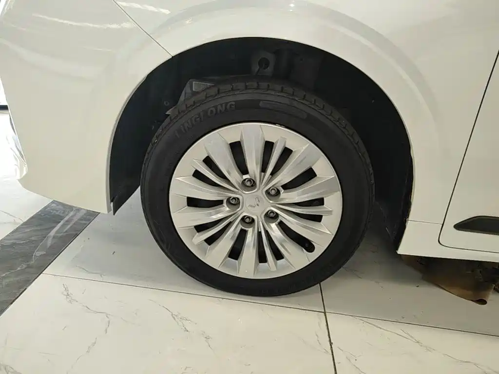 Wuling Jiachen — миниатюра 23