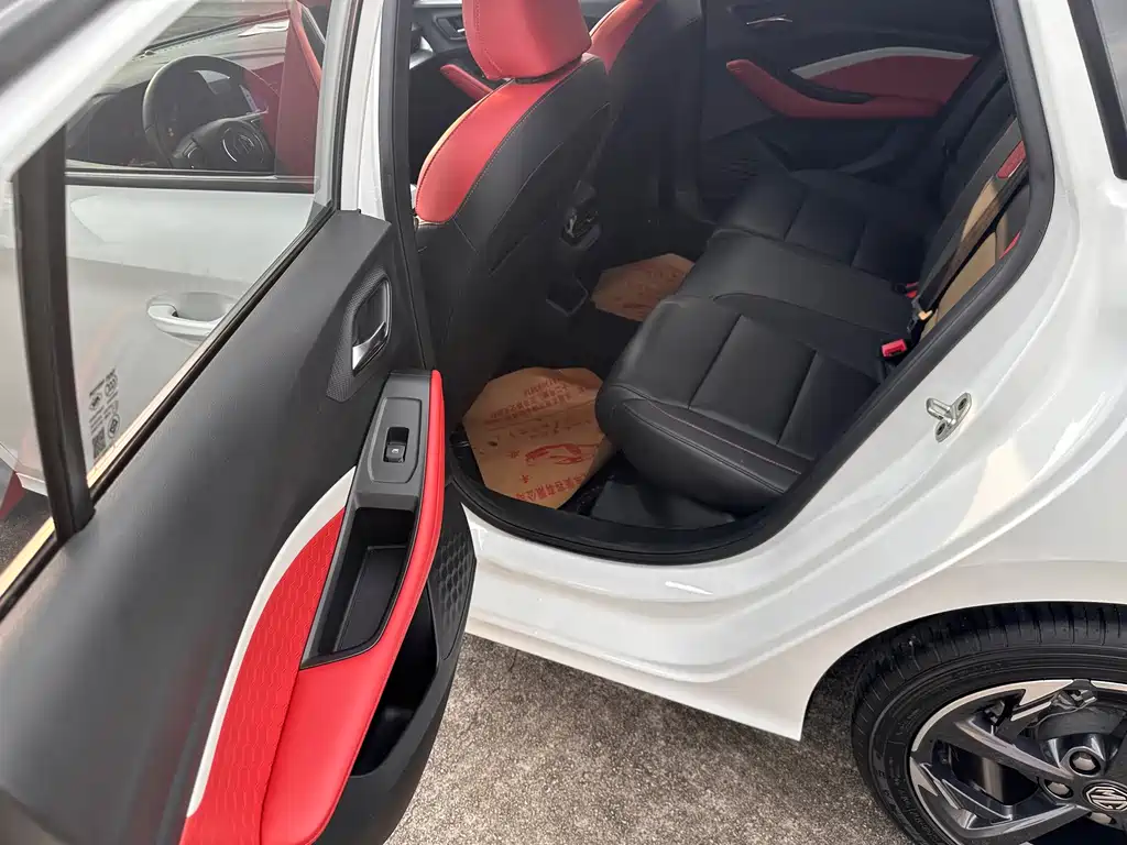 MG MG5 — миниатюра 8