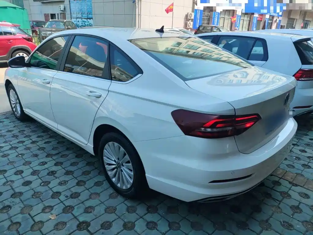 Volkswagen Lavida — миниатюра 5