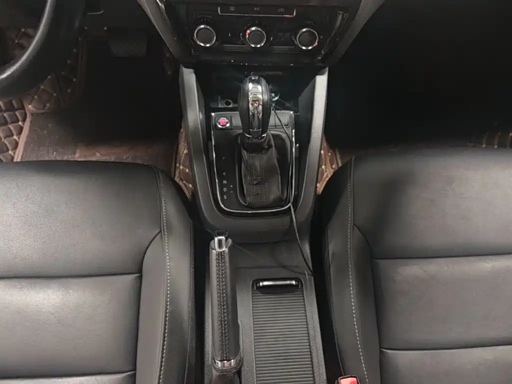 Volkswagen Sagitar — миниатюра 14