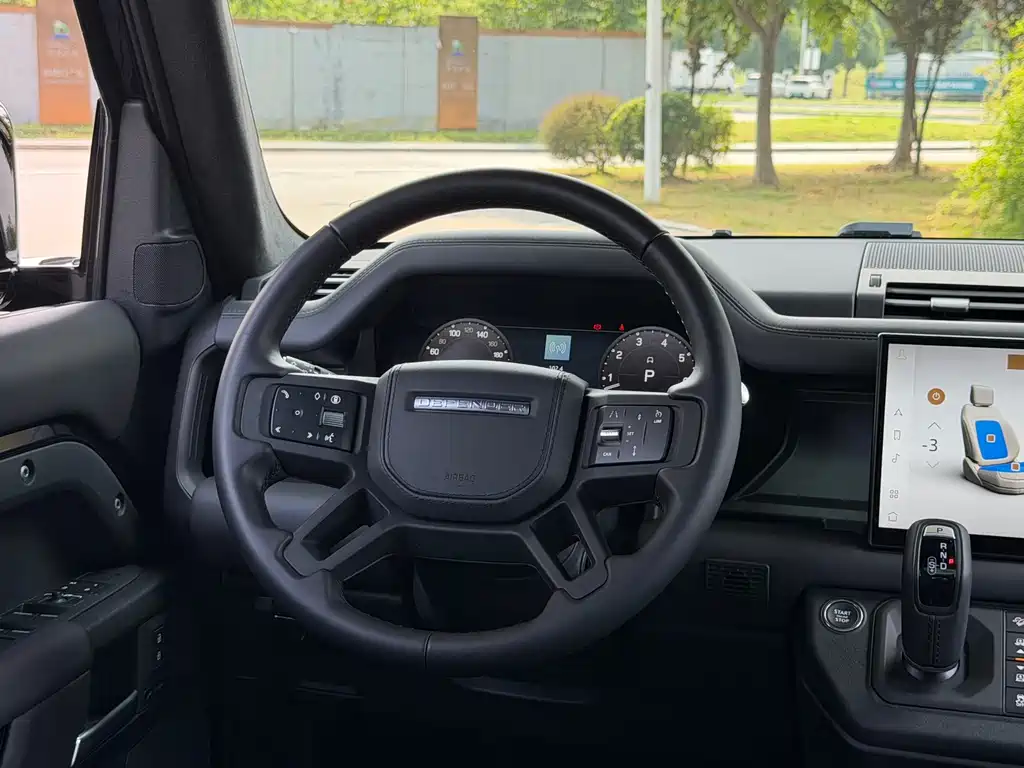 Land Rover Defender — миниатюра 8