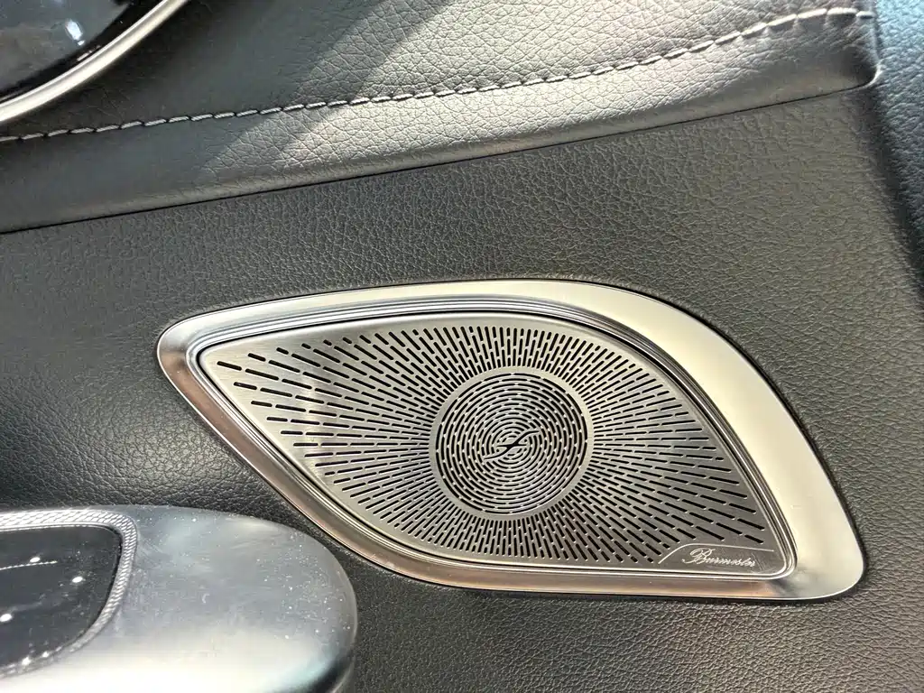 Mercedes-Benz EQE SUV — миниатюра 10