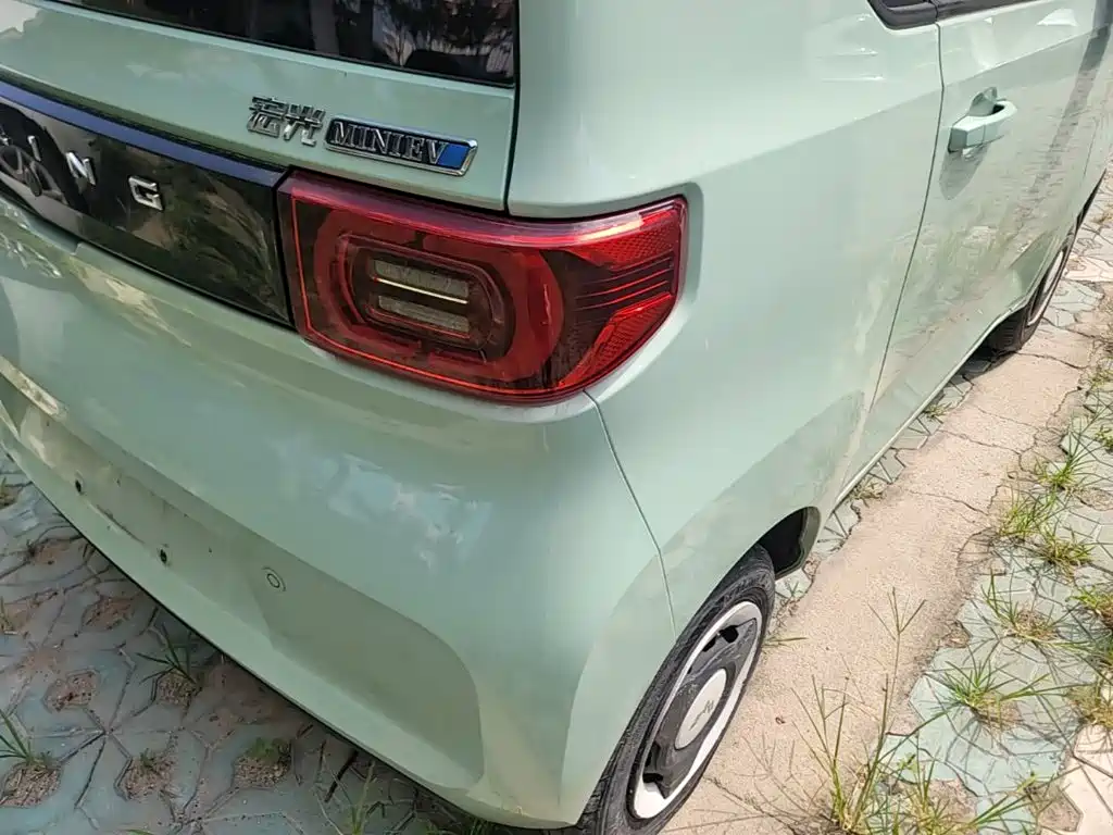 Wuling MINIEV — миниатюра 8