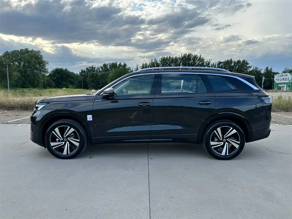 Volkswagen Tavendor 2024 380TSI R-Line