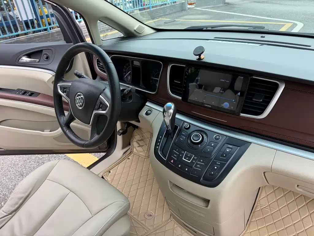 Buick GL8 — миниатюра 11