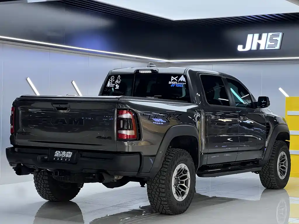 Ram Trucks 2022 6.2T